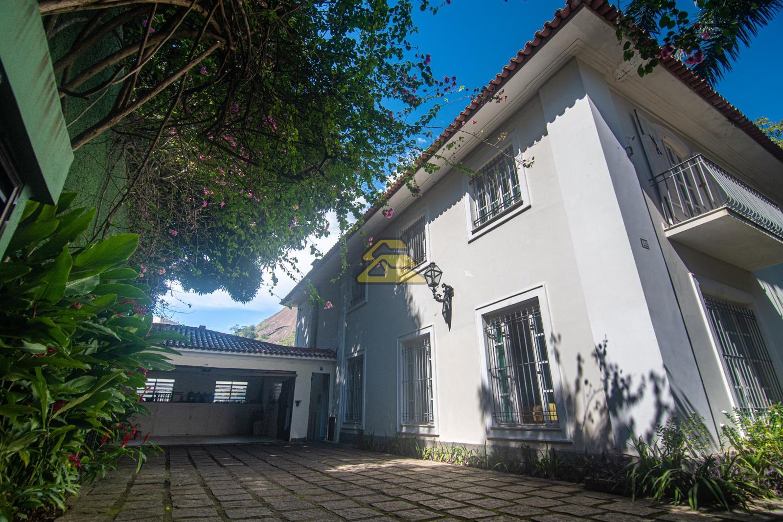 Casa à venda com 4 quartos, 740m² - Foto 2