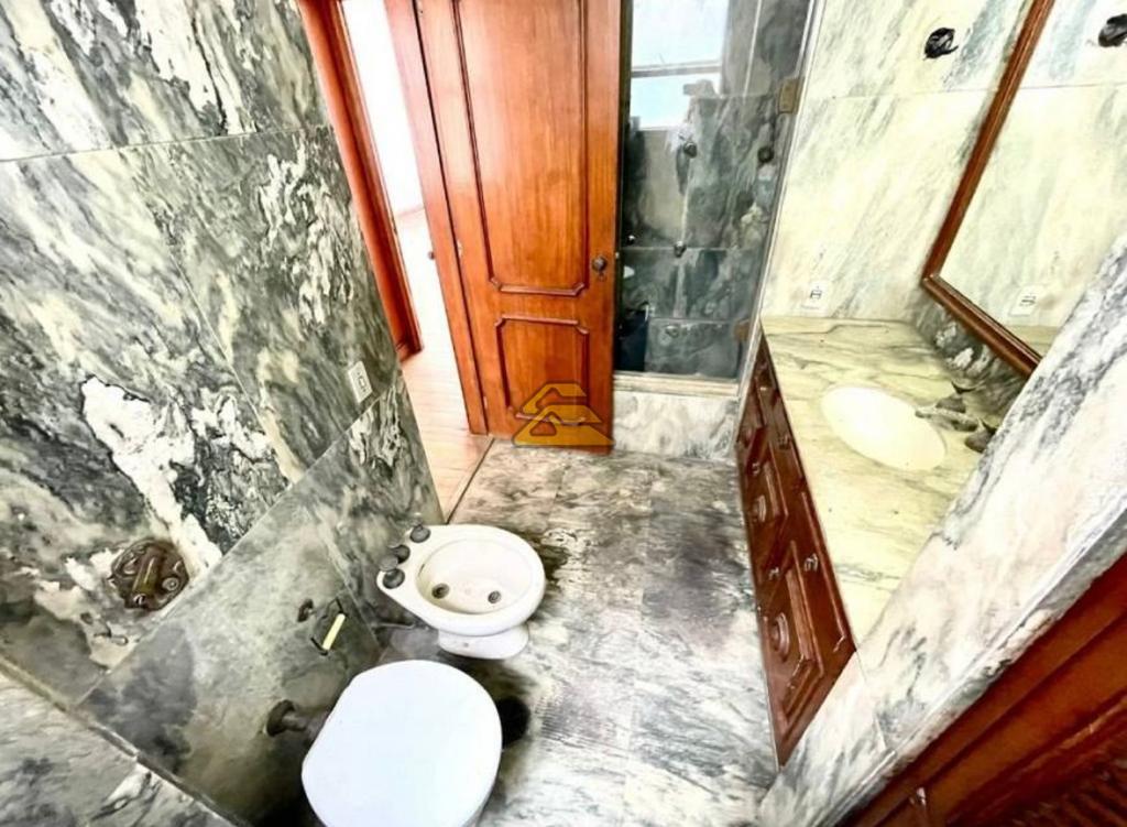 Apartamento à venda com 4 quartos, 250m² - Foto 19