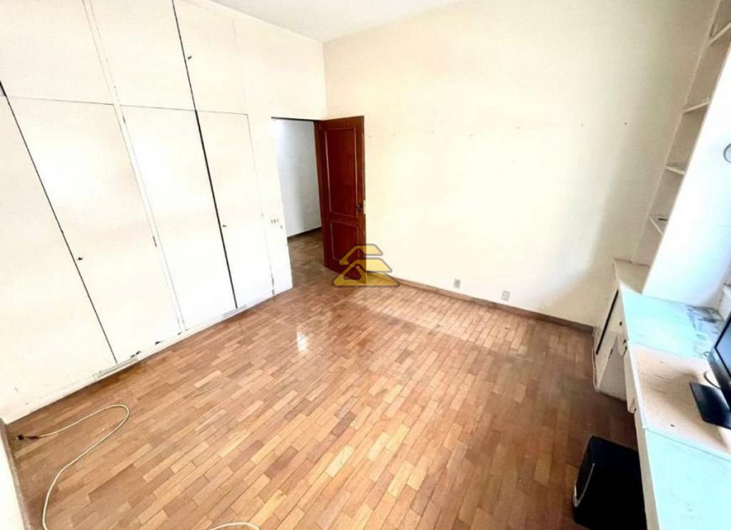 Apartamento à venda com 4 quartos, 250m² - Foto 9