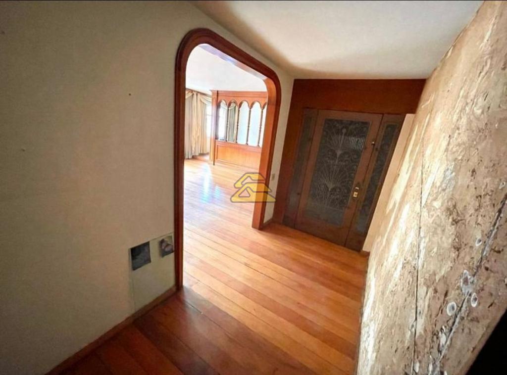 Apartamento à venda com 4 quartos, 250m² - Foto 7