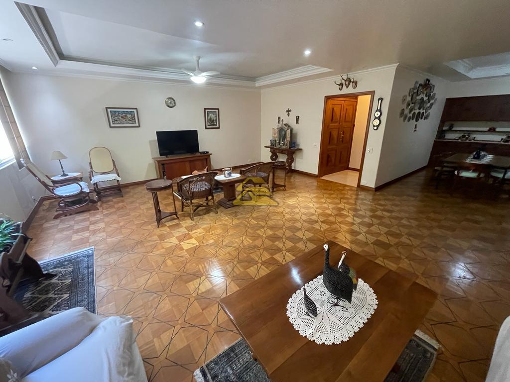 Apartamento à venda com 3 quartos, 220m² - Foto 4