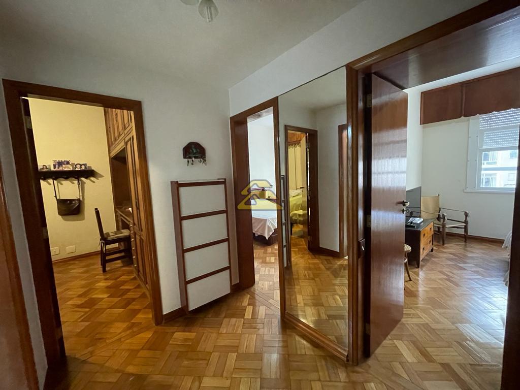 Apartamento à venda com 3 quartos, 220m² - Foto 9