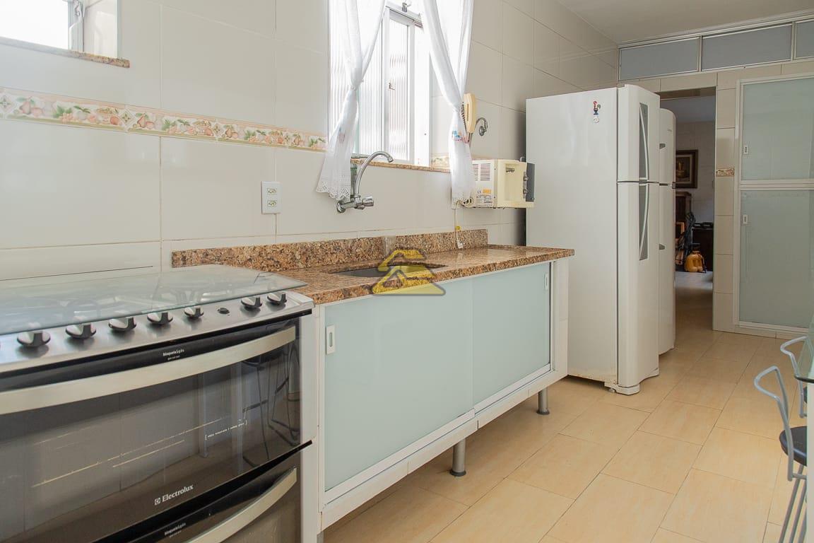 Apartamento à venda com 3 quartos, 224m² - Foto 17