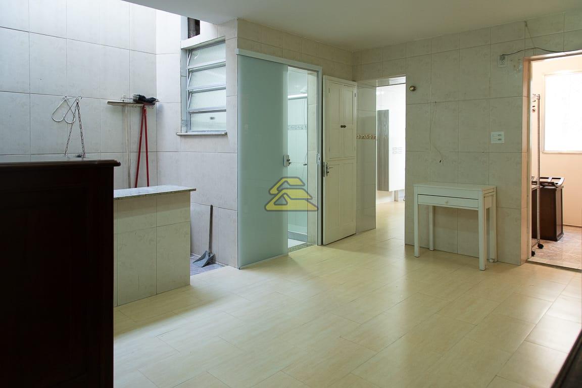 Apartamento à venda com 3 quartos, 224m² - Foto 18