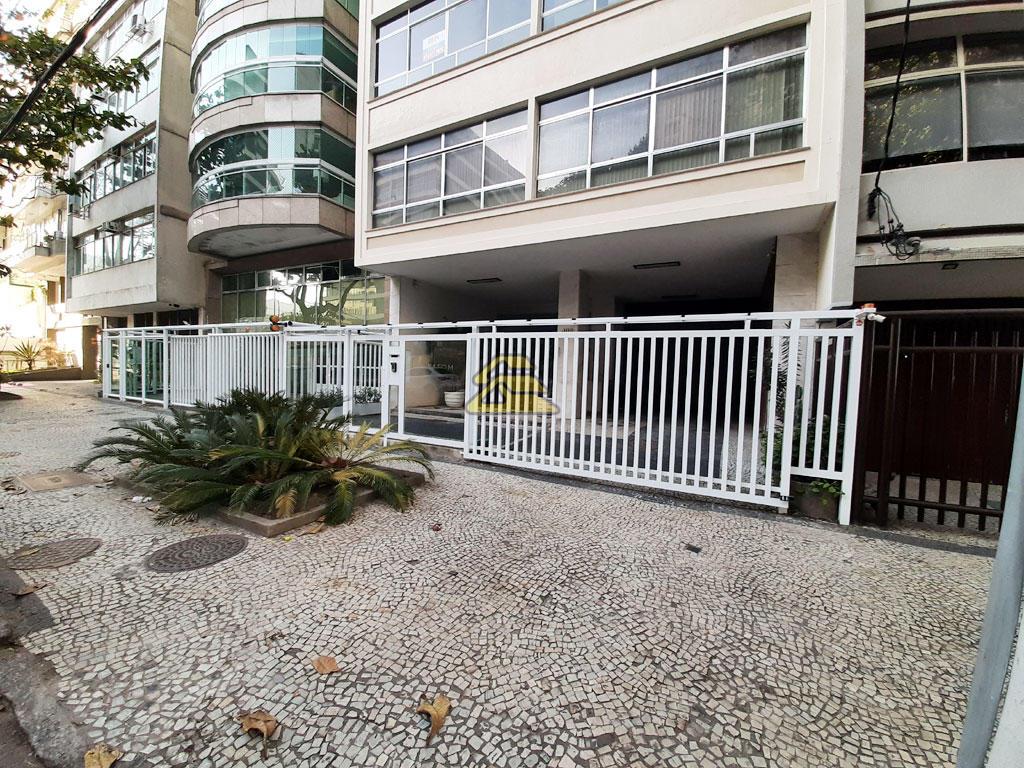 Apartamento à venda com 4 quartos, 240m² - Foto 32