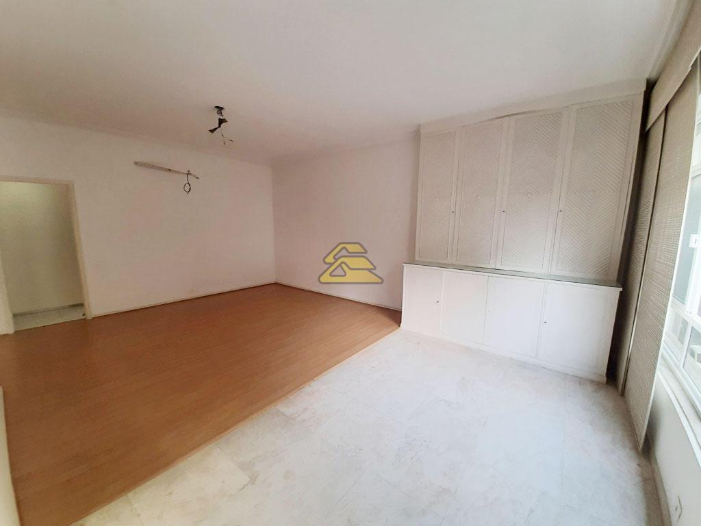 Apartamento à venda com 4 quartos, 240m² - Foto 2