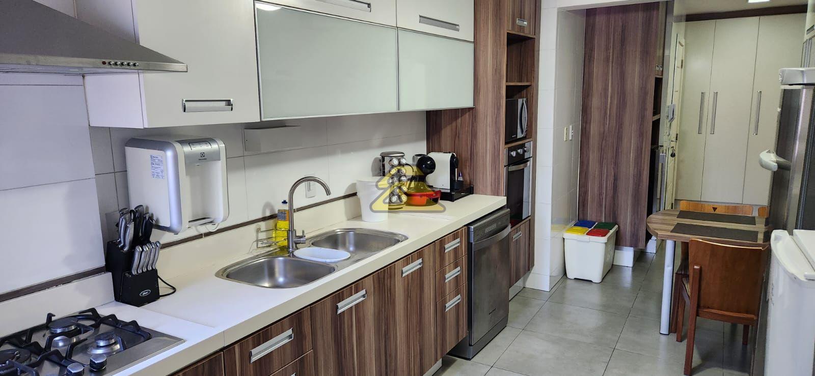 Apartamento à venda com 5 quartos, 268m² - Foto 16