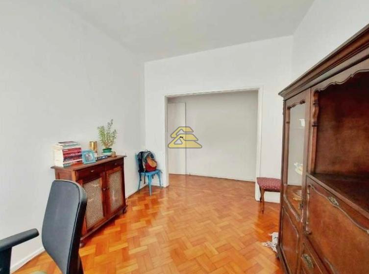 Apartamento à venda com 3 quartos, 95m² - Foto 1