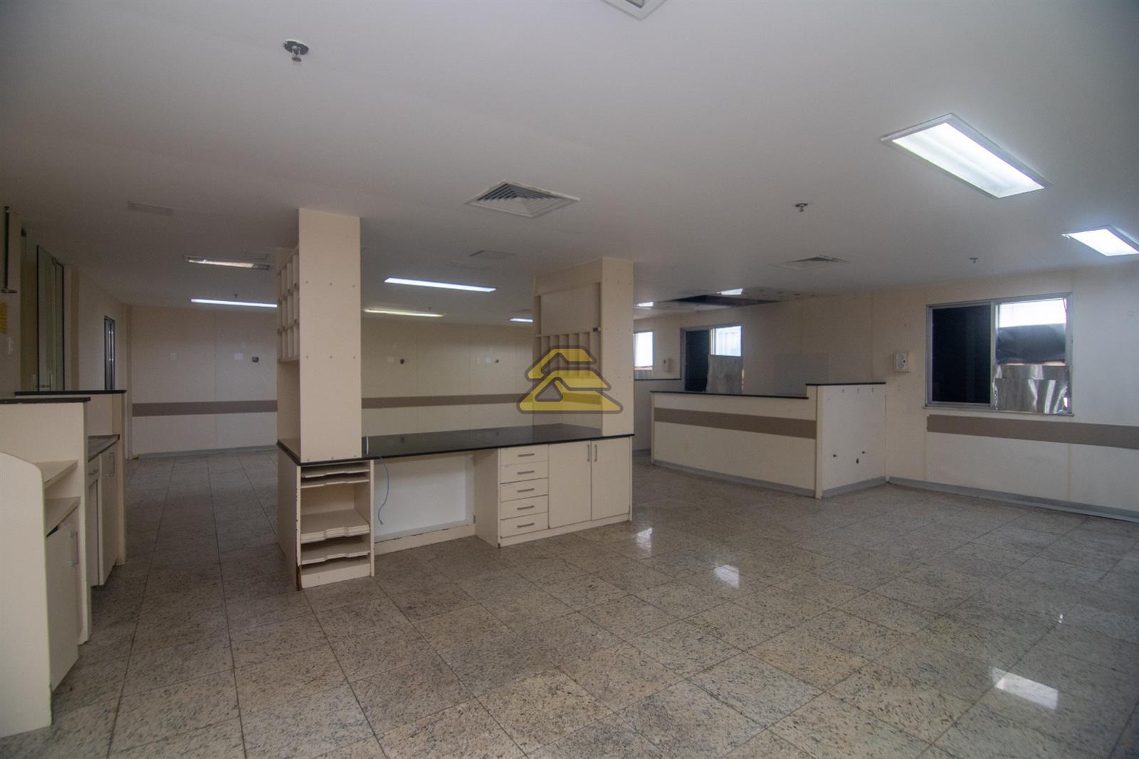 Conjunto Comercial-Sala para alugar com 21 quartos, 960m² - Foto 32