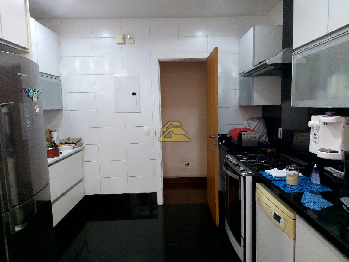 Apartamento à venda com 4 quartos, 208m² - Foto 20