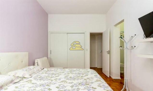 Apartamento à venda com 3 quartos, 138m² - Foto 4