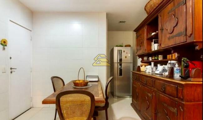 Apartamento à venda com 3 quartos, 138m² - Foto 13