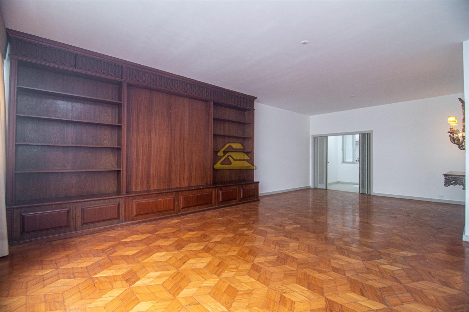 Apartamento à venda com 3 quartos, 180m² - Foto 5