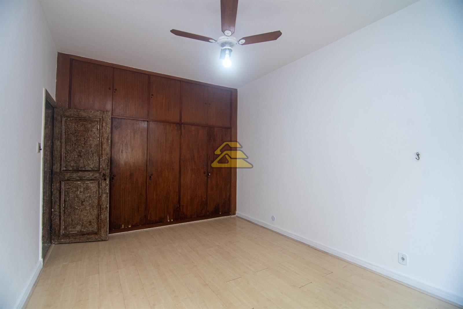 Apartamento à venda com 3 quartos, 180m² - Foto 21