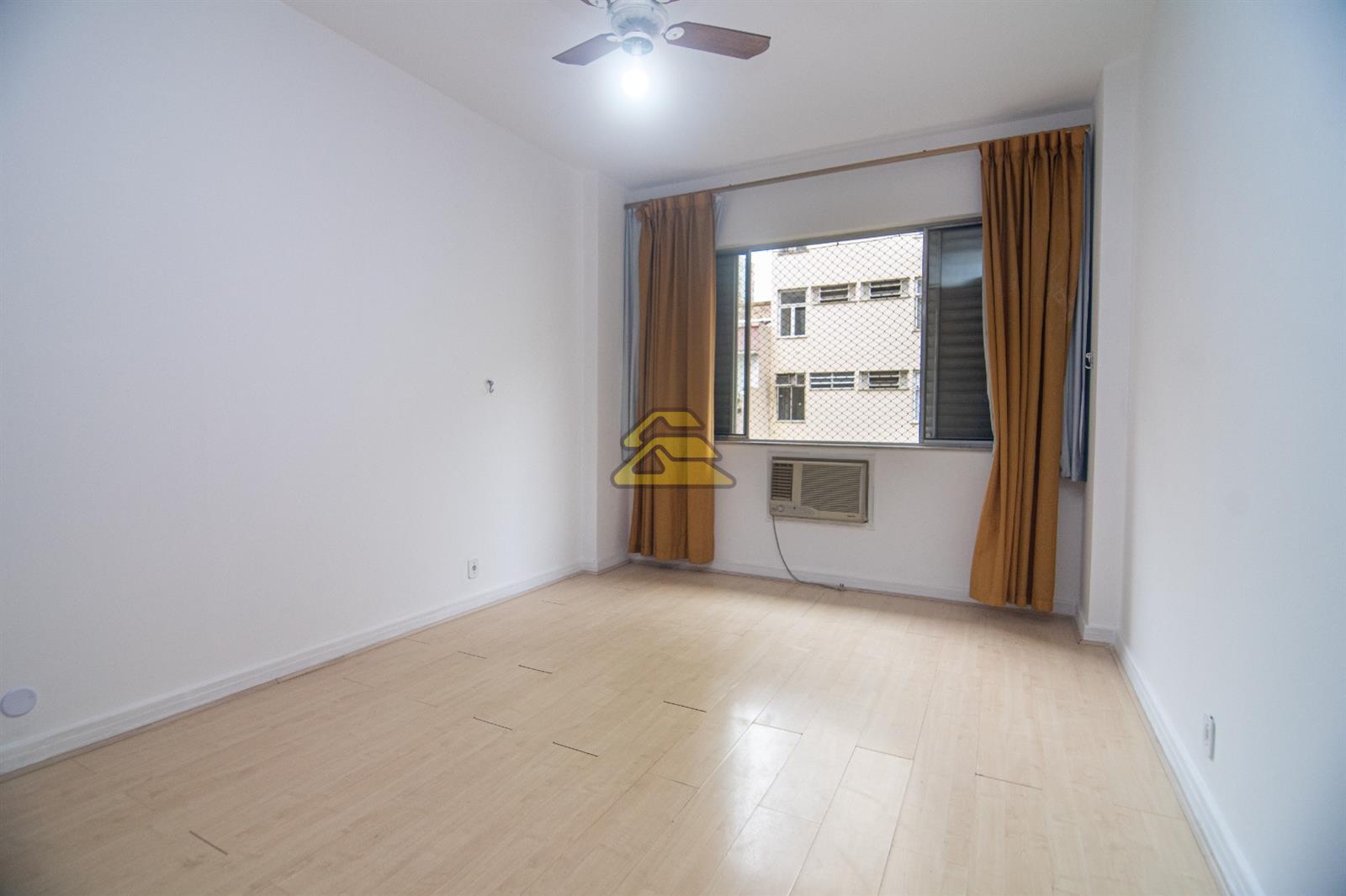 Apartamento à venda com 3 quartos, 180m² - Foto 25