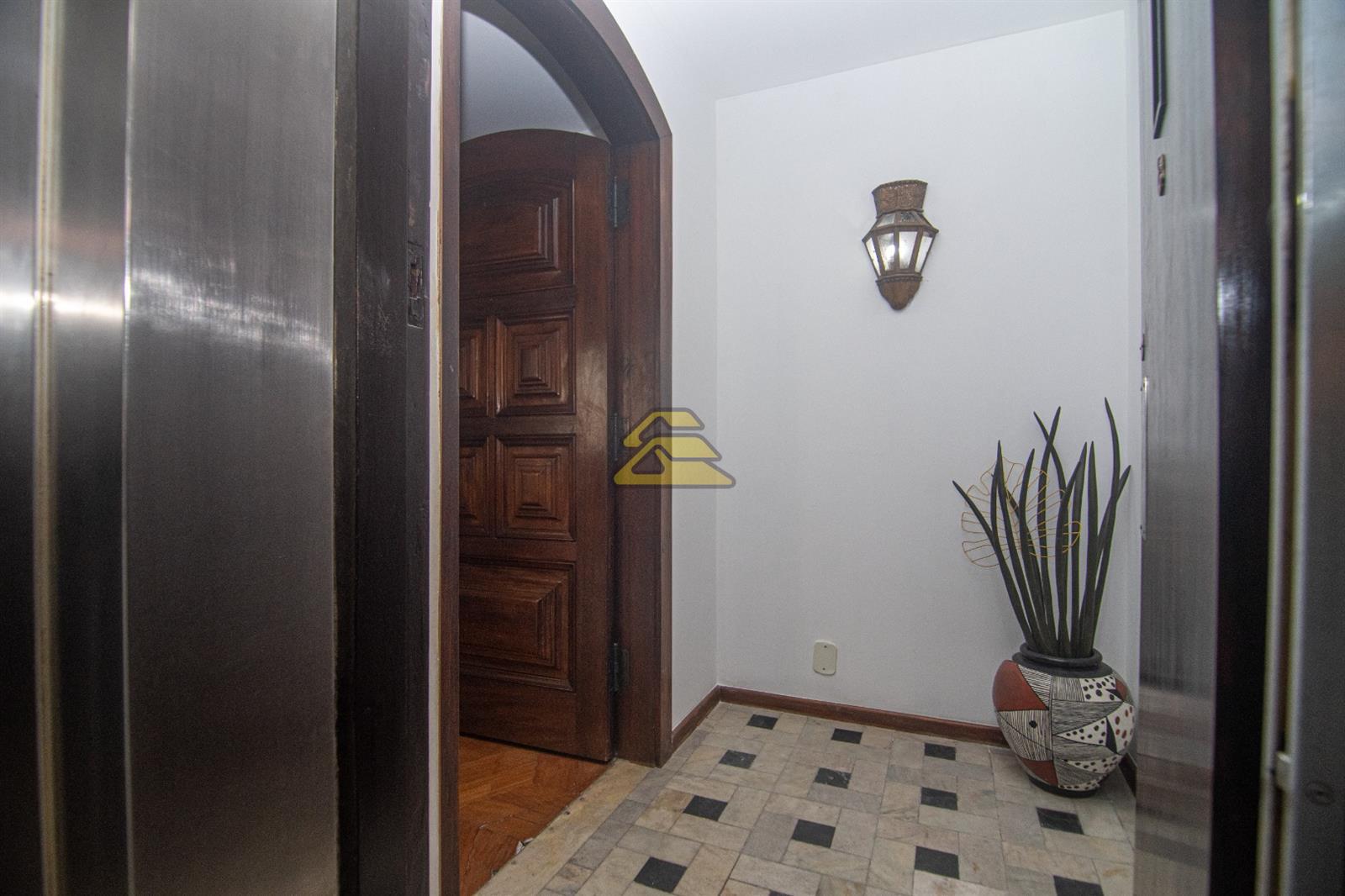 Apartamento à venda com 3 quartos, 180m² - Foto 29