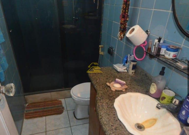 Apartamento à venda com 2 quartos, 75m² - Foto 13