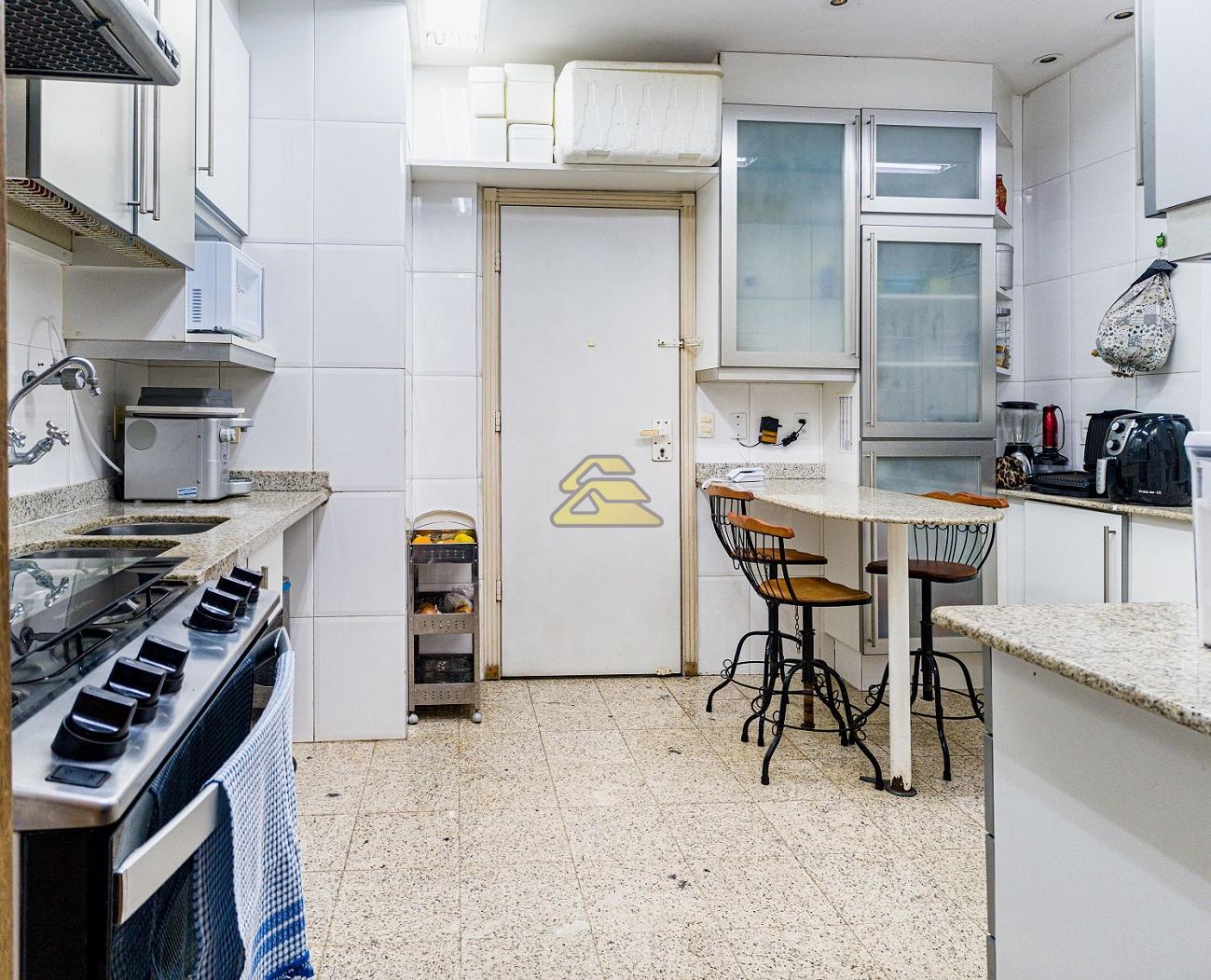 Apartamento à venda com 4 quartos, 300m² - Foto 25