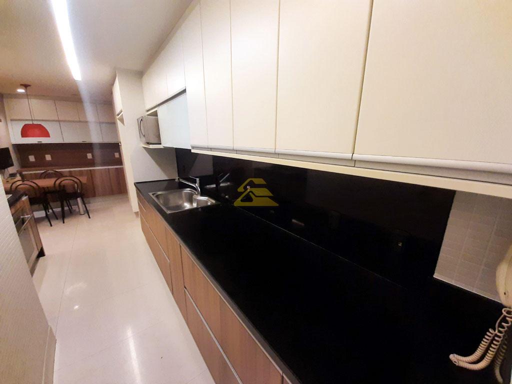 Apartamento à venda com 4 quartos, 240m² - Foto 17