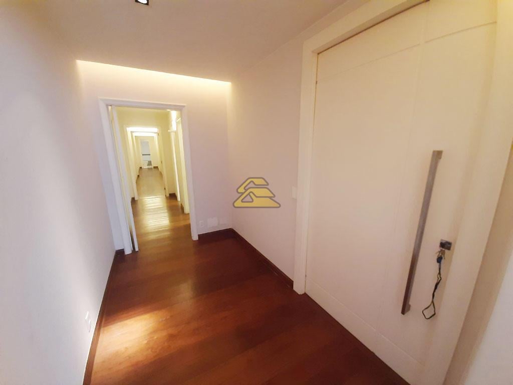 Apartamento à venda com 4 quartos, 240m² - Foto 2