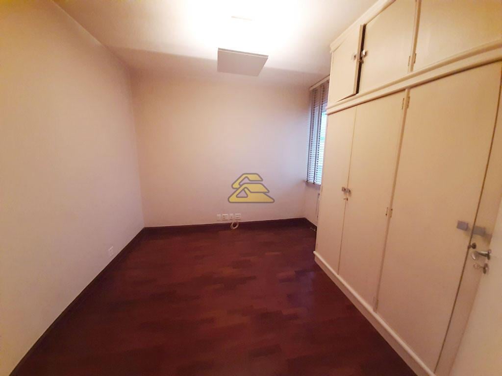 Apartamento à venda com 4 quartos, 240m² - Foto 9