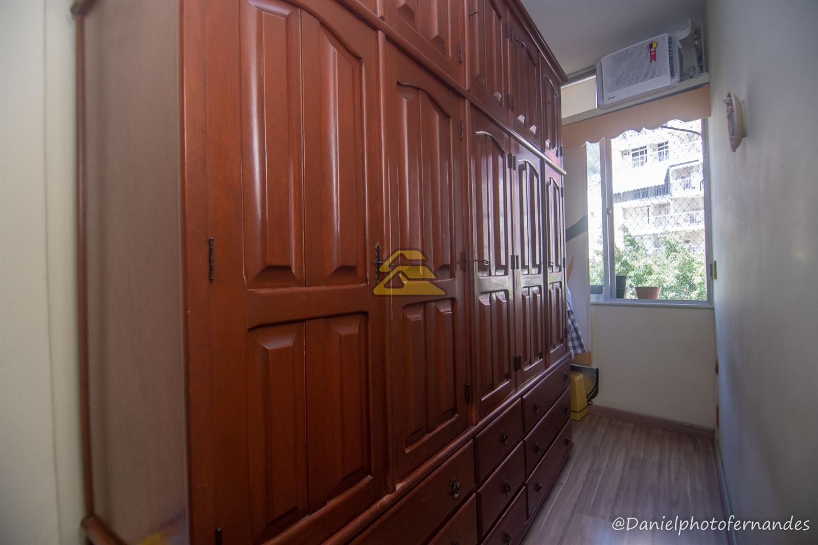 Apartamento à venda com 2 quartos, 64m² - Foto 10