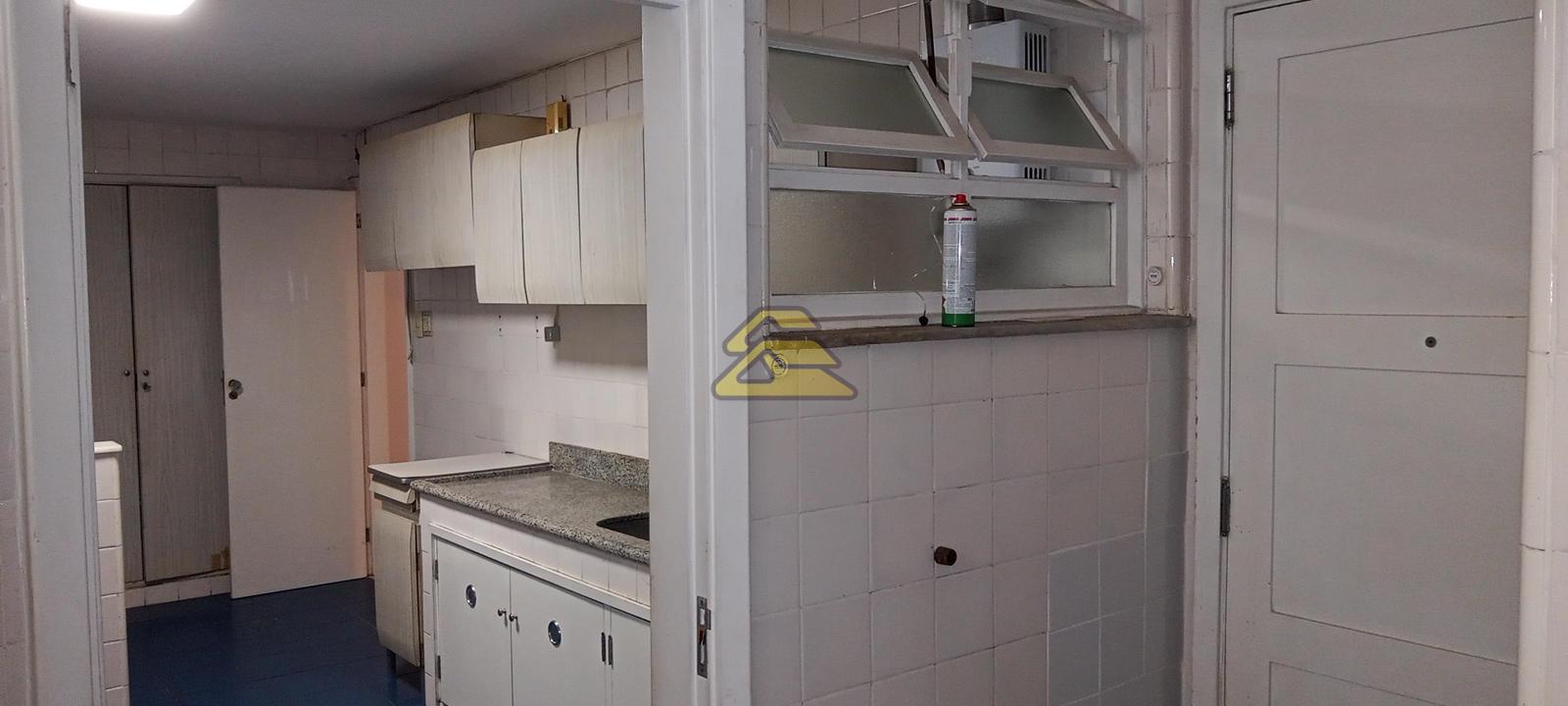 Apartamento à venda com 4 quartos, 194m² - Foto 21