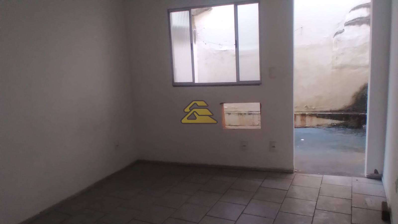 Casa à venda com 9 quartos, 150m² - Foto 22