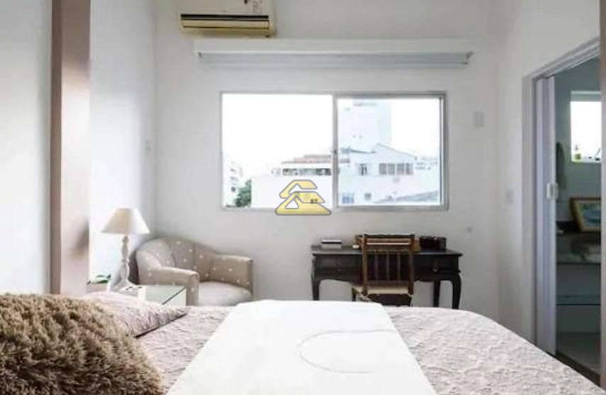 Apartamento à venda com 2 quartos, 70m² - Foto 3