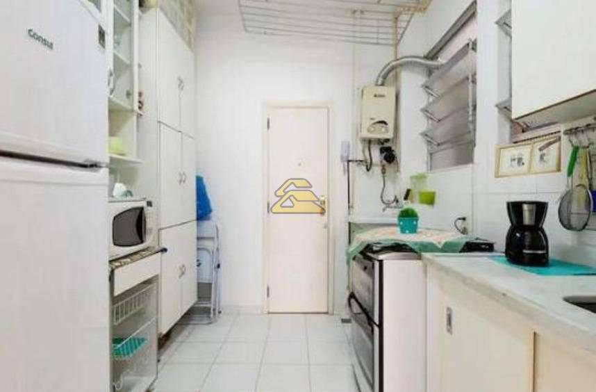 Apartamento à venda com 2 quartos, 70m² - Foto 13