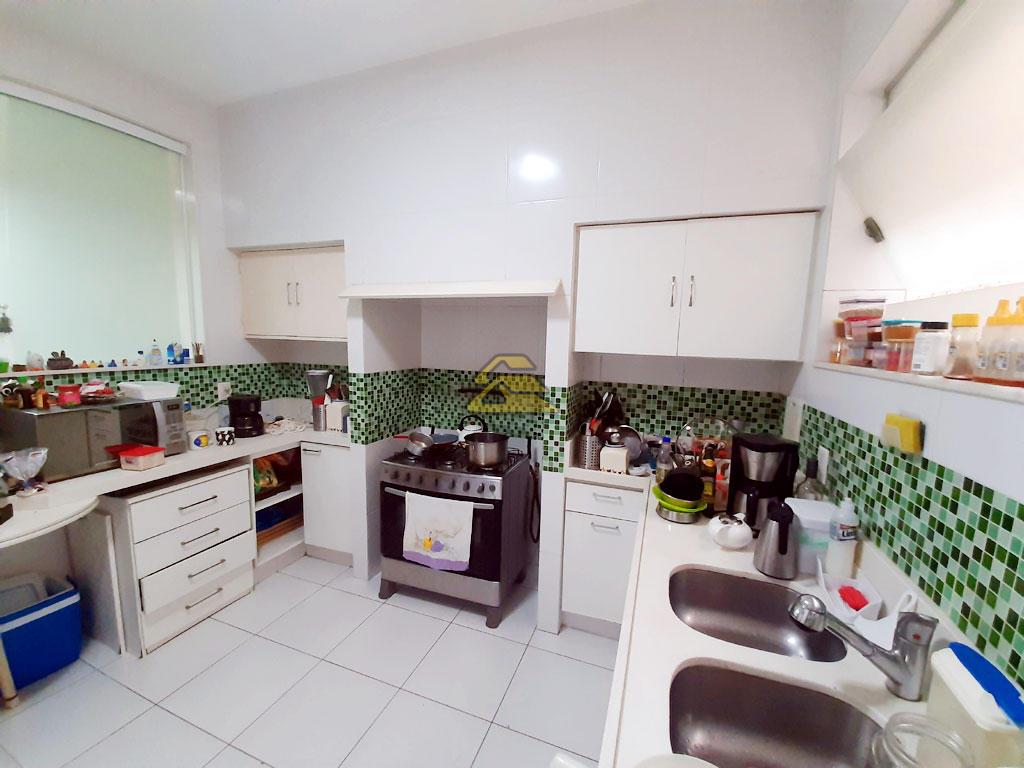 Apartamento à venda com 3 quartos, 284m² - Foto 17