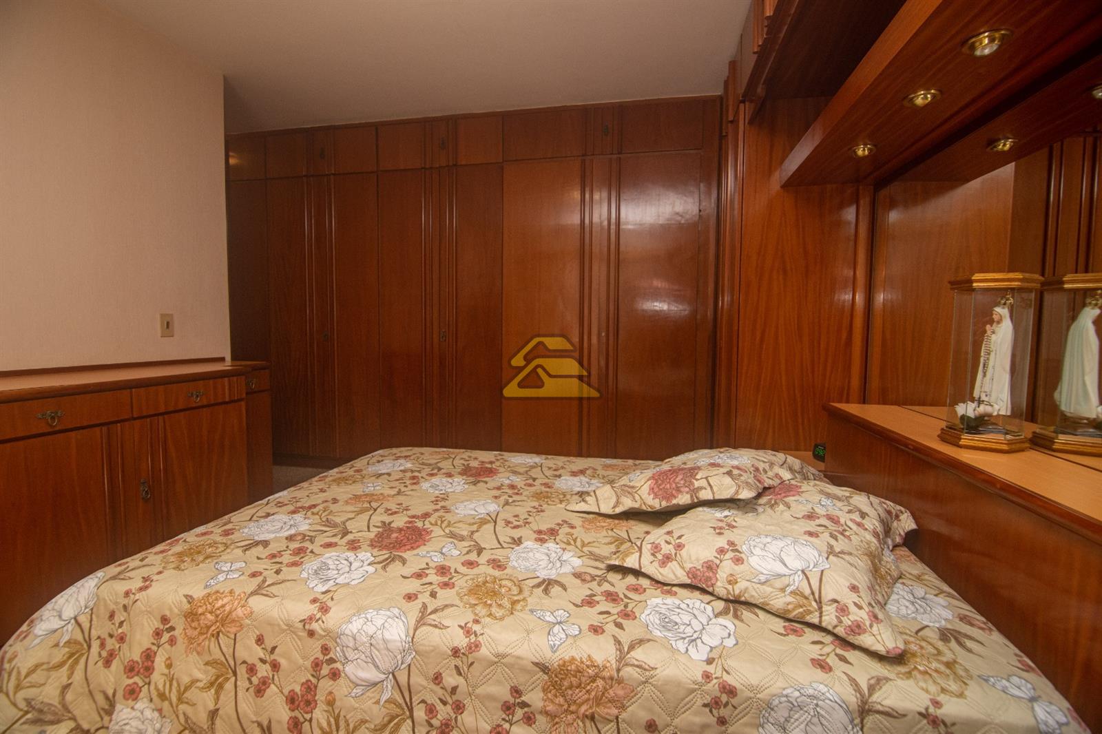 Apartamento à venda com 3 quartos, 157m² - Foto 9