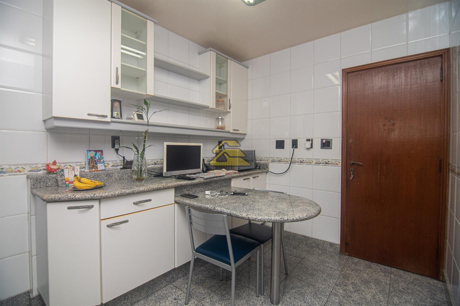 Apartamento à venda com 3 quartos, 157m² - Foto 23