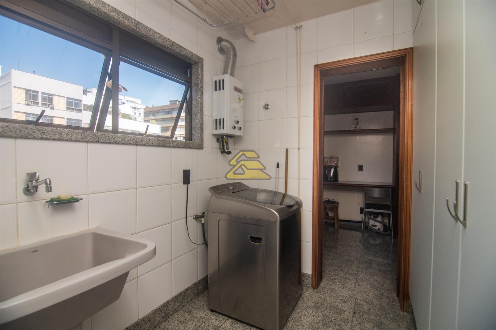 Apartamento à venda com 3 quartos, 157m² - Foto 25