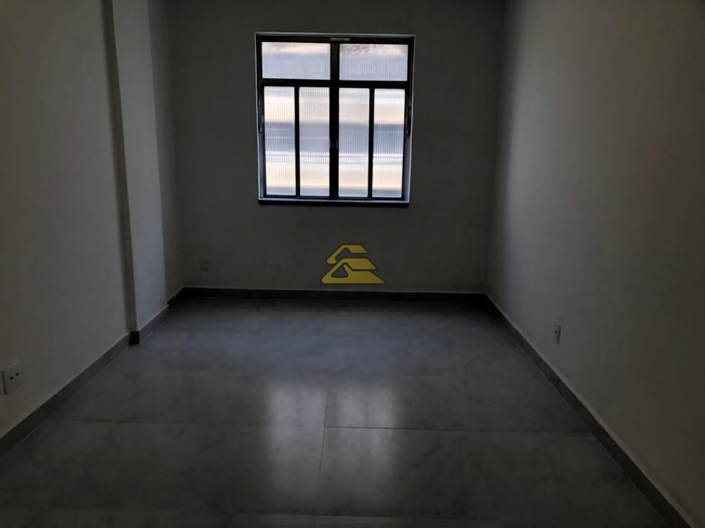 Apartamento à venda com 1 quarto, 50m² - Foto 2