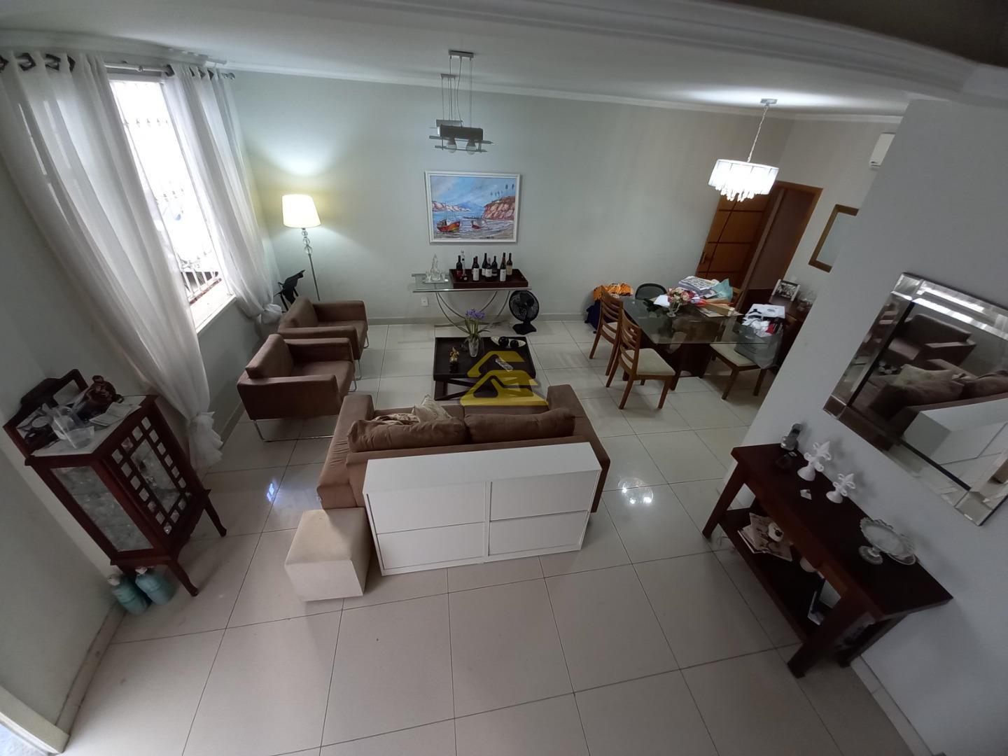 Casa à venda com 3 quartos, 222m² - Foto 5