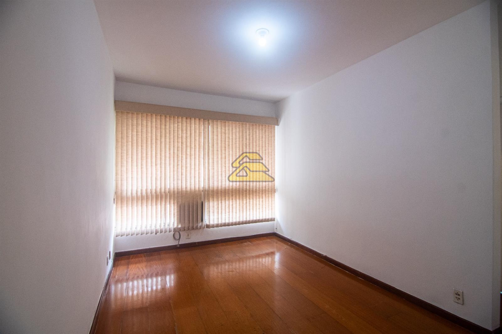 Apartamento à venda com 2 quartos, 64m² - Foto 5