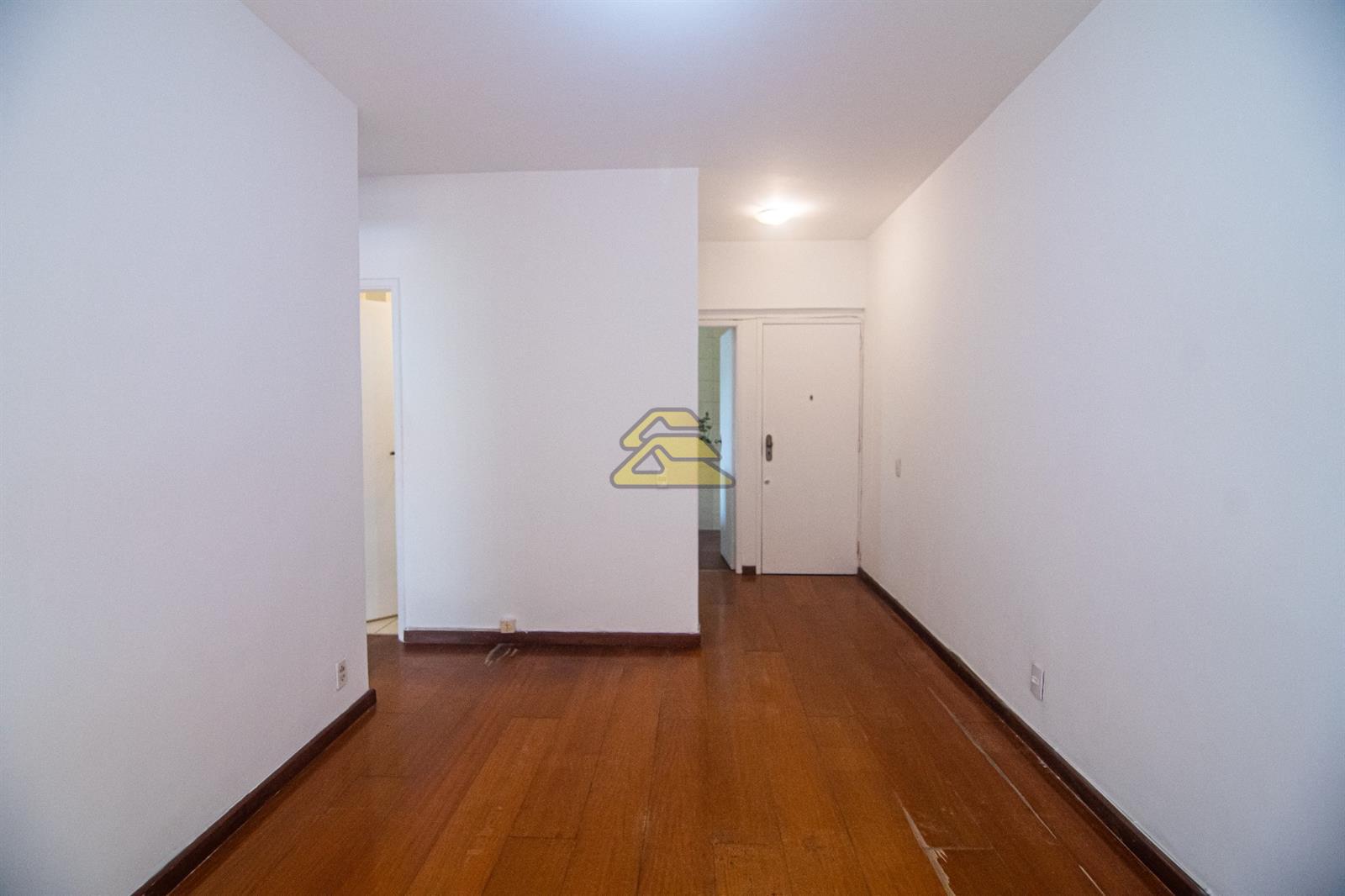 Apartamento à venda com 2 quartos, 64m² - Foto 1