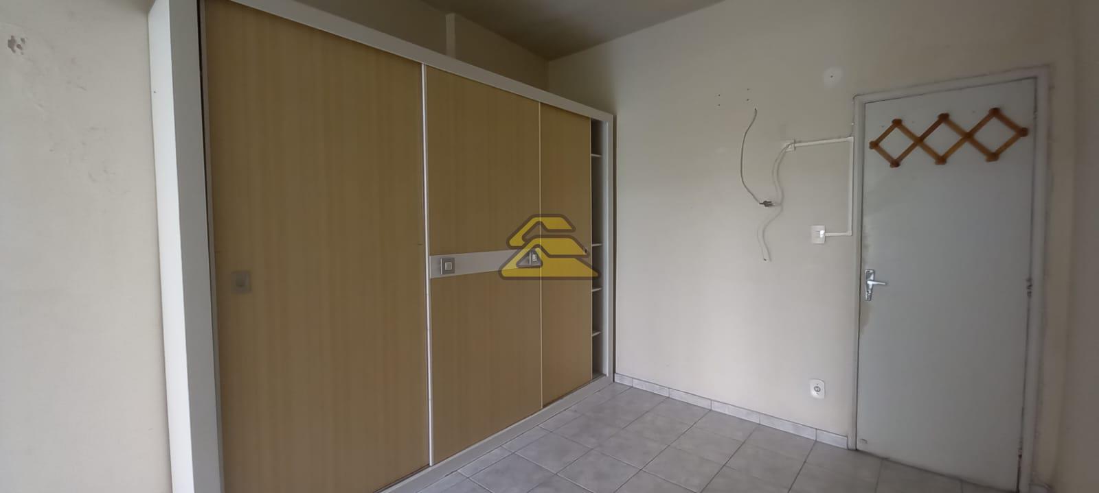 Apartamento à venda com 3 quartos, 102m² - Foto 9