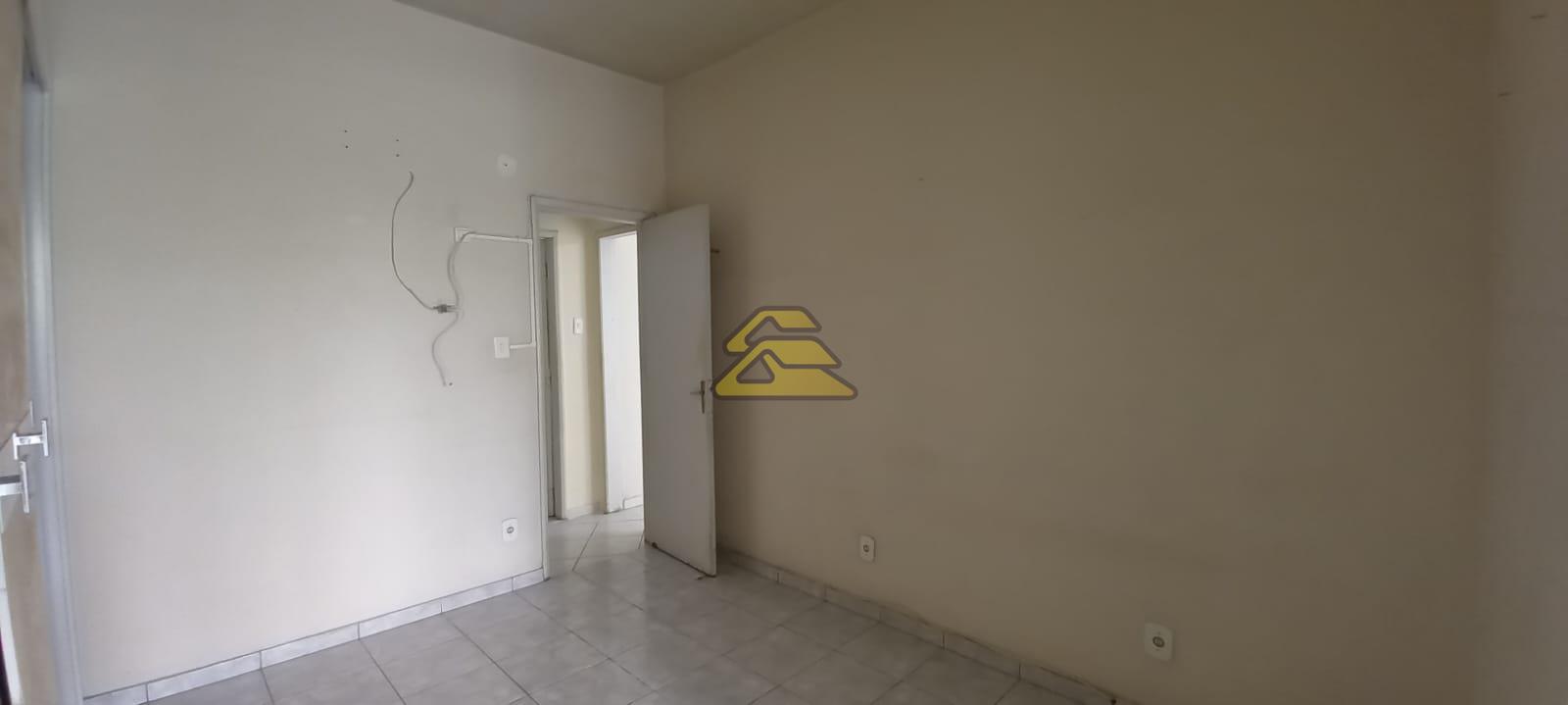 Apartamento à venda com 3 quartos, 102m² - Foto 2