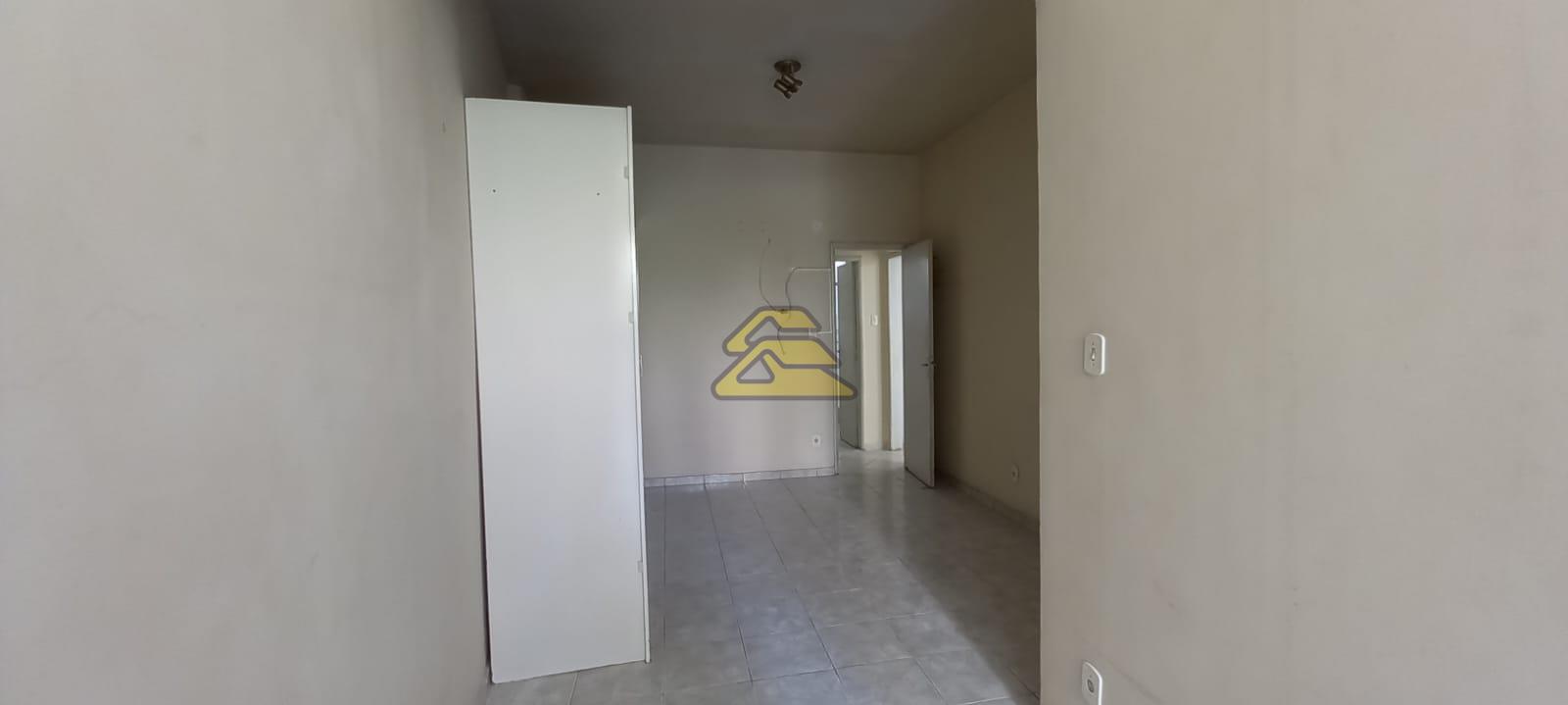 Apartamento à venda com 3 quartos, 102m² - Foto 1