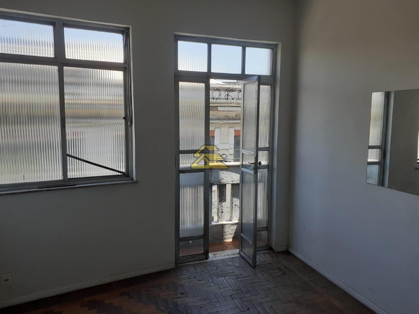 Apartamento à venda com 2 quartos, 85m² - Foto 2