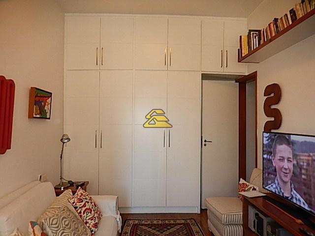 Apartamento à venda com 5 quartos, 260m² - Foto 22