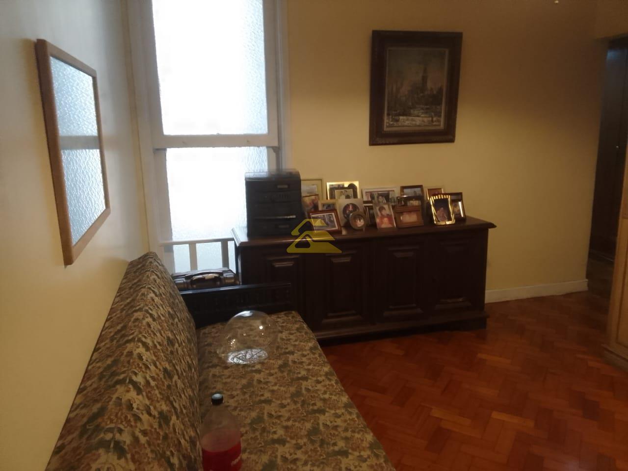 Apartamento à venda com 3 quartos, 223m² - Foto 9