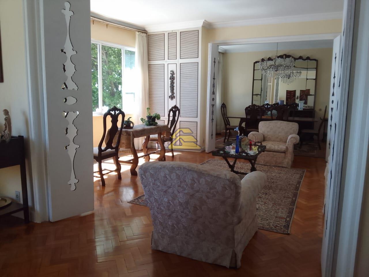 Apartamento à venda com 3 quartos, 223m² - Foto 2