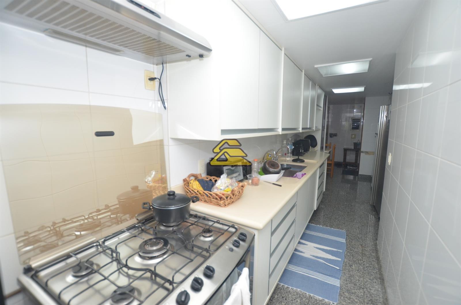 Apartamento à venda com 4 quartos, 180m² - Foto 19