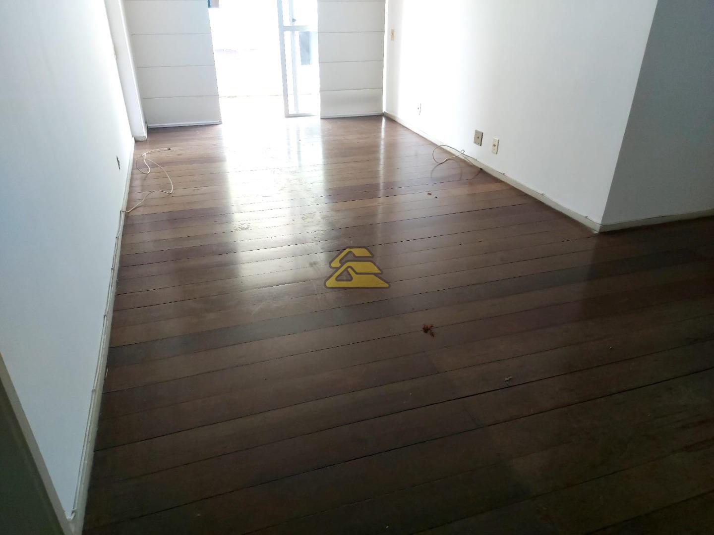 Apartamento à venda com 2 quartos, 100m² - Foto 1