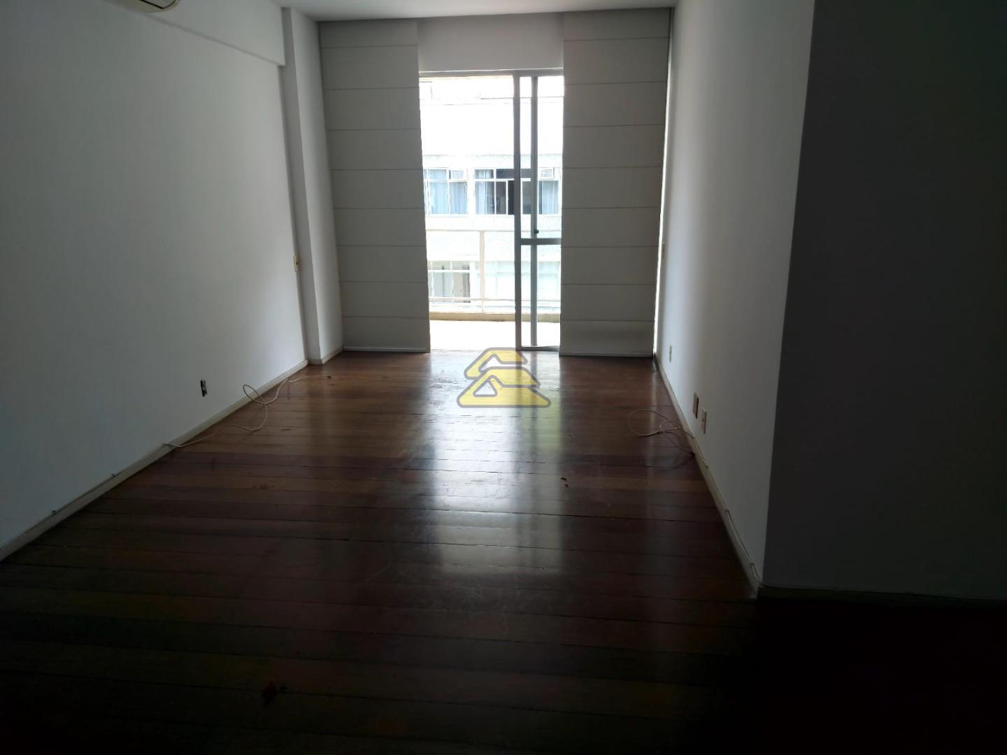 Apartamento à venda com 2 quartos, 100m² - Foto 2