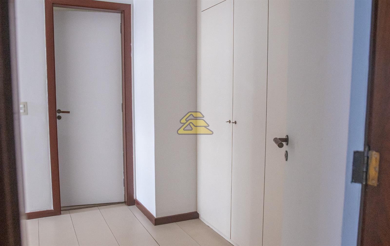 Apartamento à venda com 4 quartos, 282m² - Foto 17