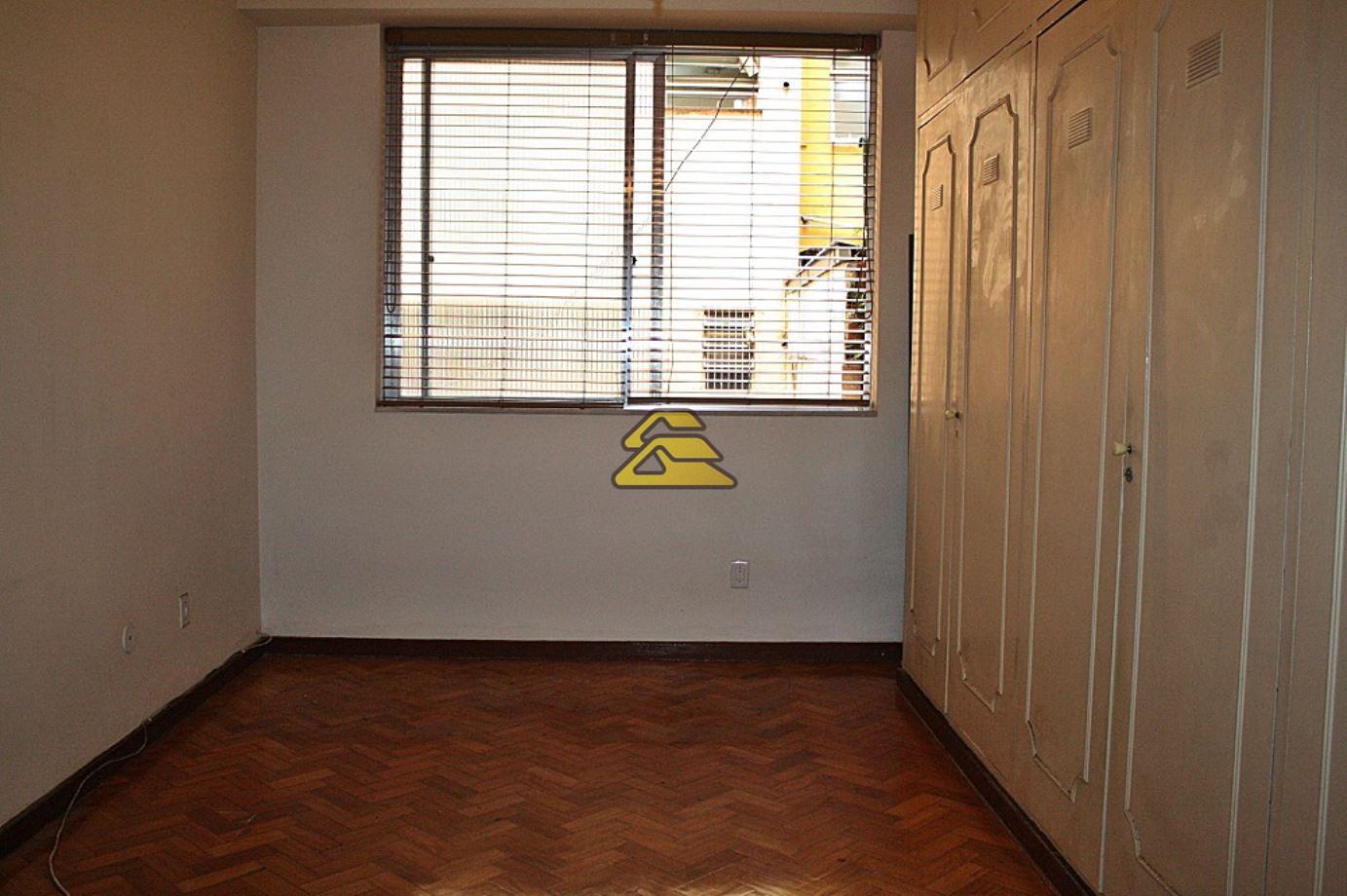 Apartamento à venda com 4 quartos, 200m² - Foto 13